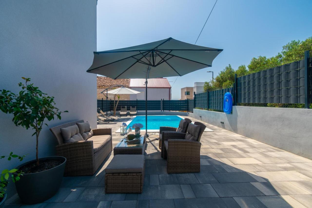Modern Apartment With Private Pool بيبينيا المظهر الخارجي الصورة